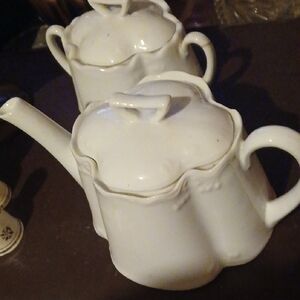 Early Age Vintage Elegant White Ceramic Teapot and Sugar Bowl Set